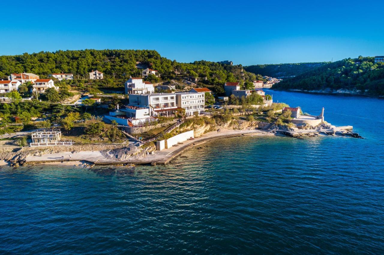 Hotel Rooms Roccia Novigrad  Esterno foto