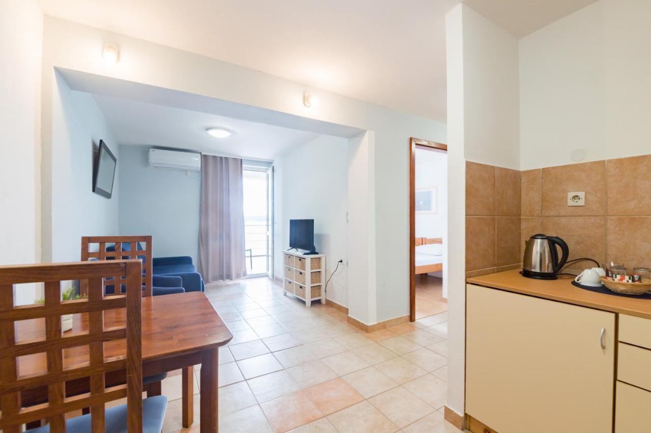 Hotel Rooms Roccia Novigrad  Esterno foto