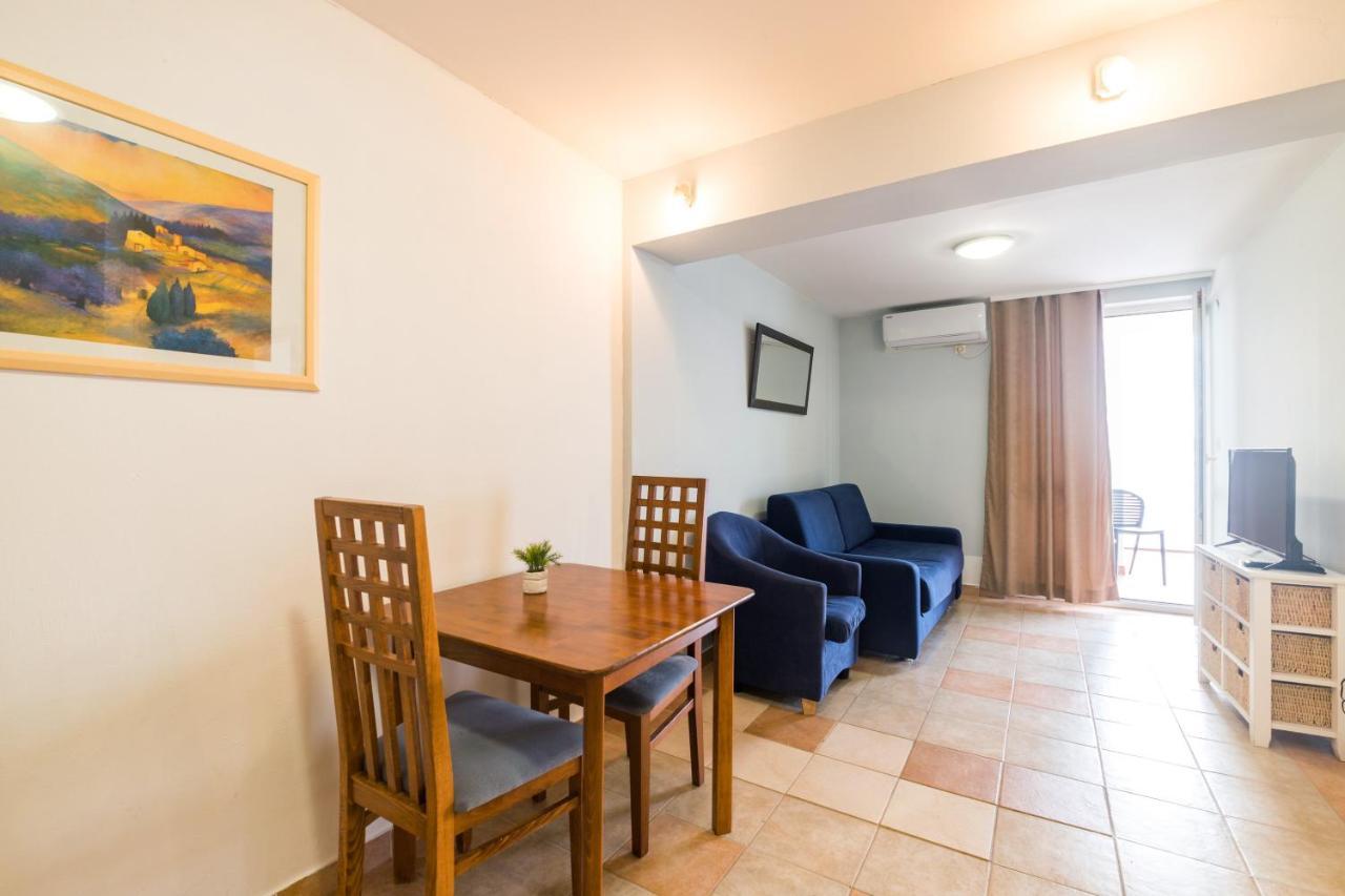 Hotel Rooms Roccia Novigrad  Esterno foto