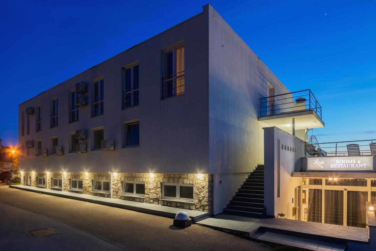 Hotel Rooms Roccia Novigrad  Esterno foto