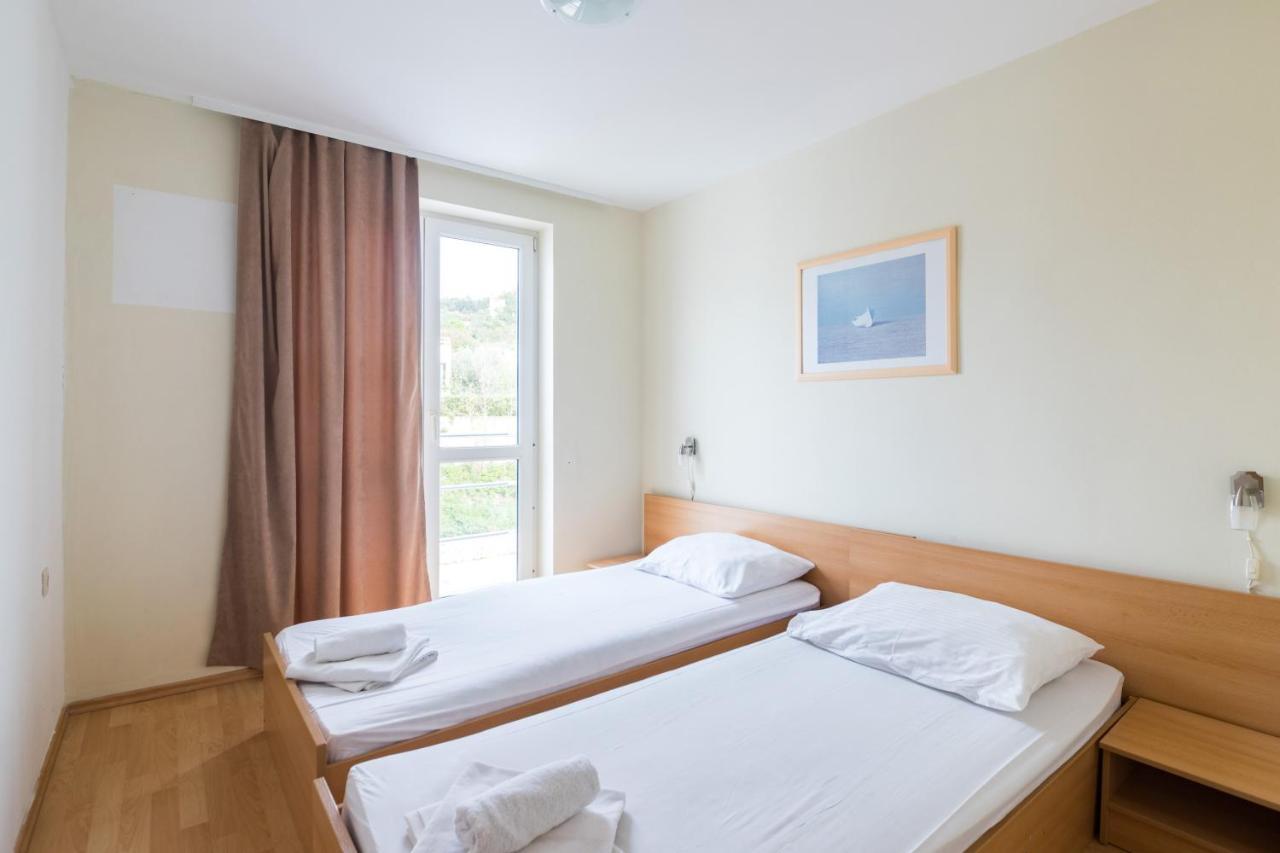 Hotel Rooms Roccia Novigrad  Esterno foto