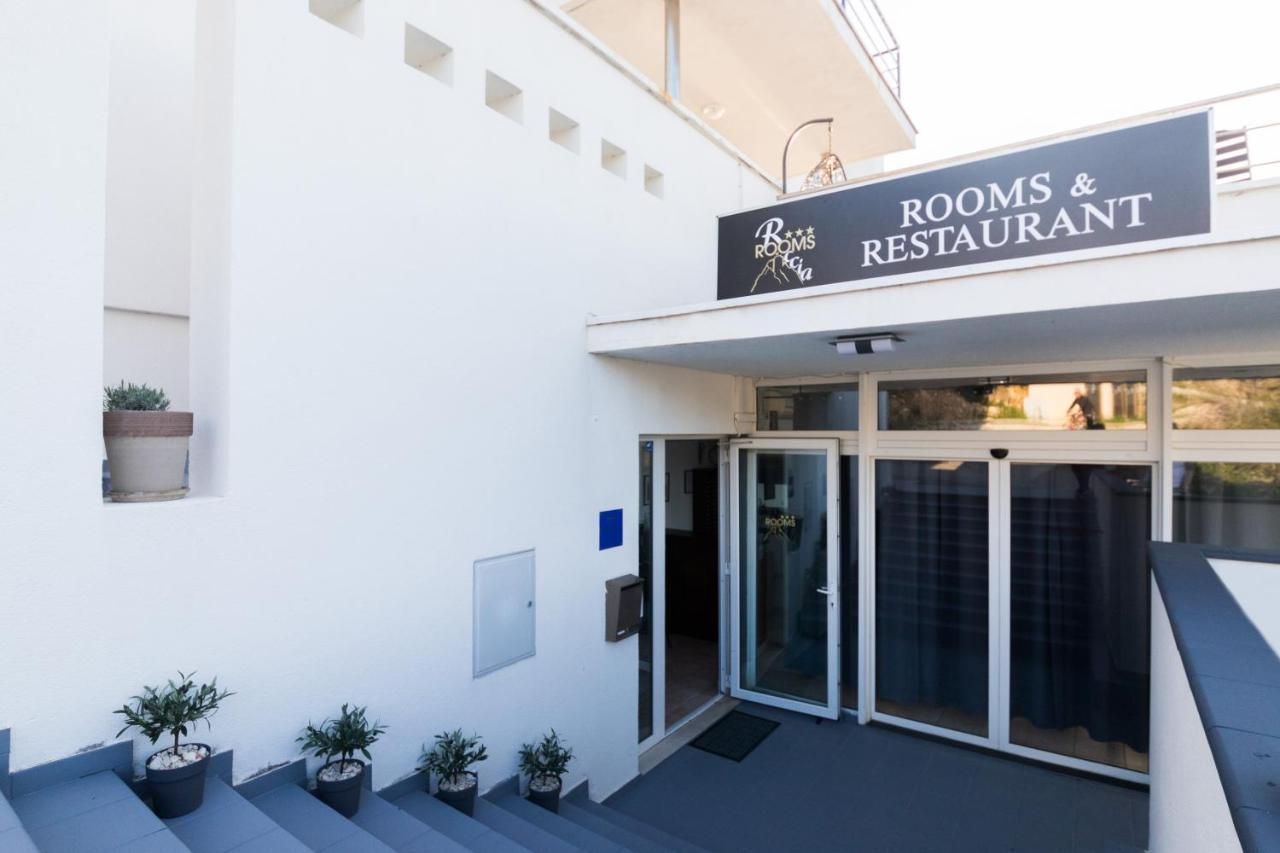 Hotel Rooms Roccia Novigrad  Esterno foto